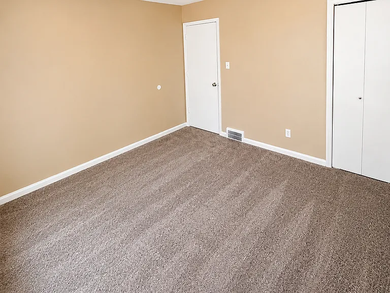 6326 Neff Rd — Photo 8