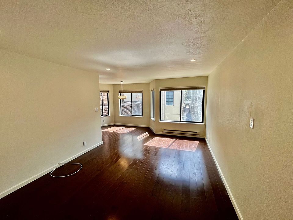 1st image of 225 Bay St APT 204