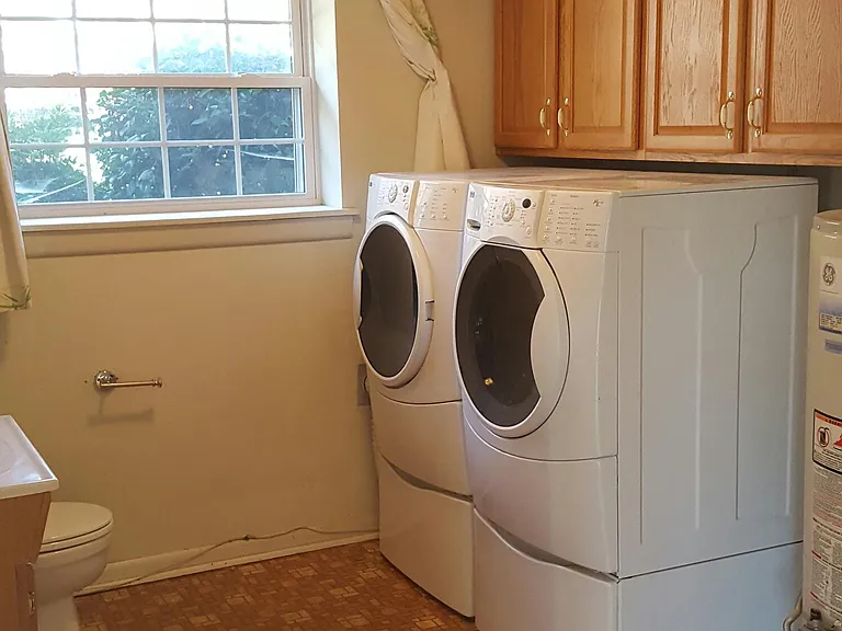 608 N Valley Dr — Photo 9