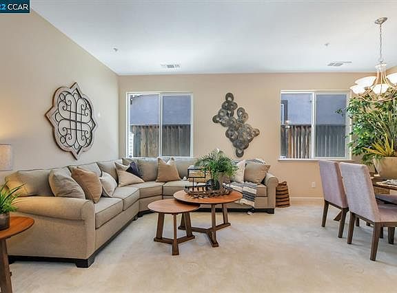 5th image of 1066 Santa Lucia Dr