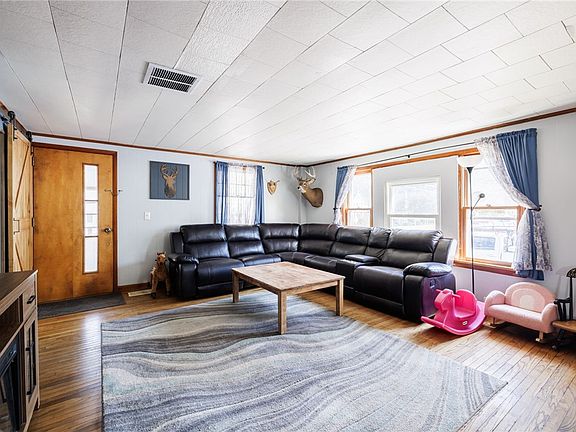5th image of 4077 N Main St