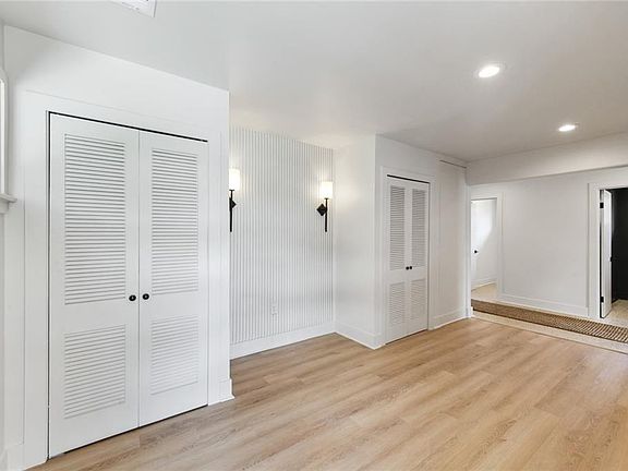 4th image of 2704 Metairie Ct