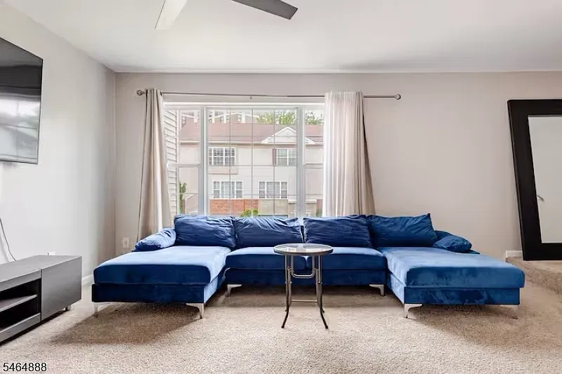 3 bed, 1.5 bath, $3,200 — Photo 4
