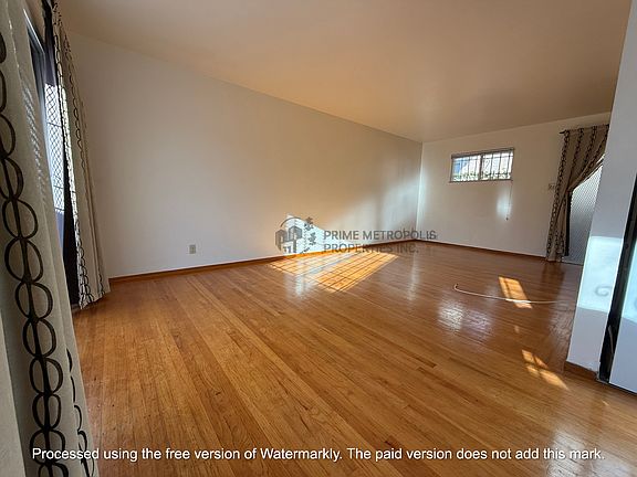 3rd image of 3938-3942 35th Ave