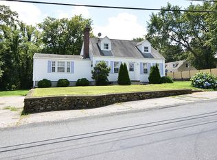 27 Highland Ave, Cumberland, RI 02864