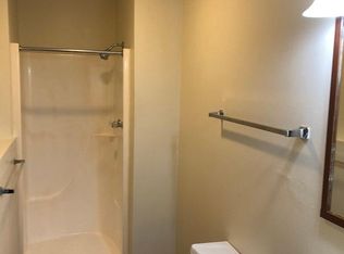 808 N Main St APT 1, Lansing, KS 66043