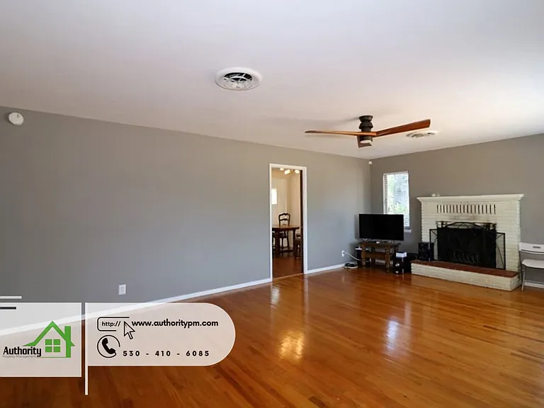 1848 Shady Ln — Photo 6