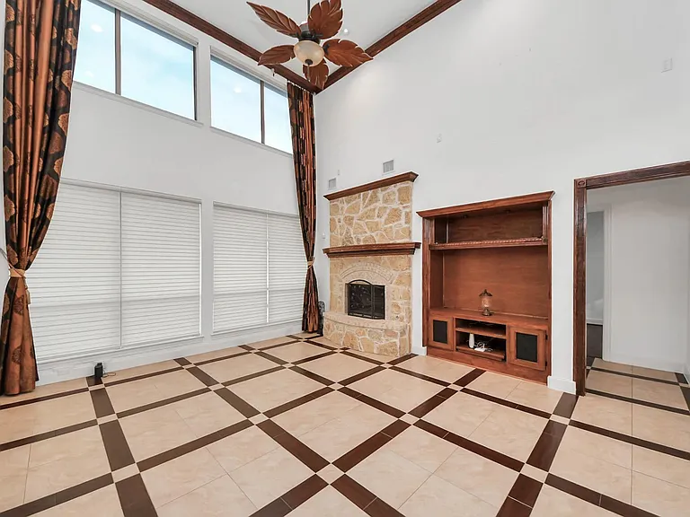 1807 Ravenel Ln — Photo 21