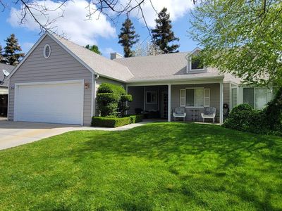 893 N Chapel Hill Ave, Clovis, CA, 93611