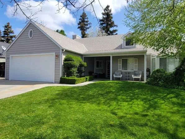 893 N Chapel Hill Ave, Clovis, CA 93611