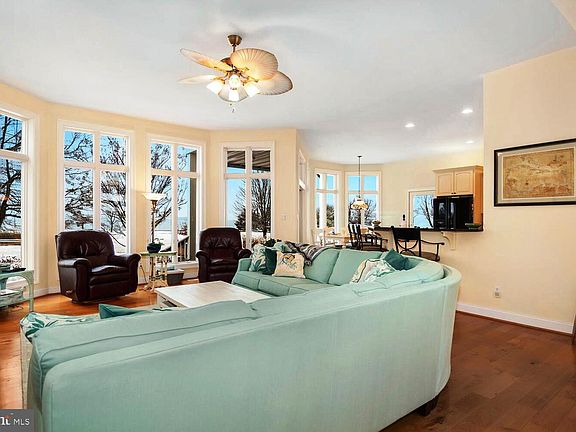 5th image of 101 Prospect Bay Dr W