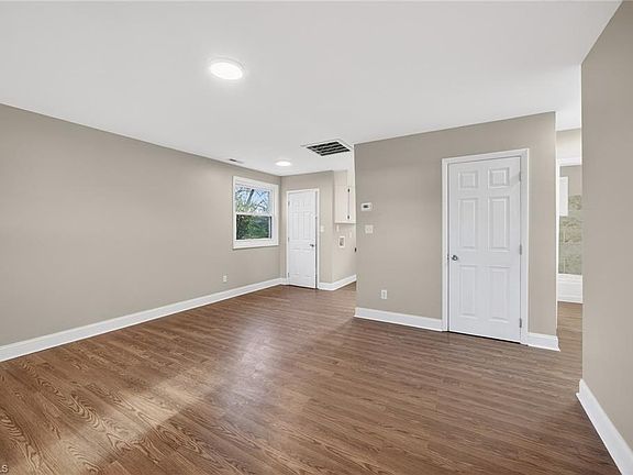 5th image of 2403 Madre Pl