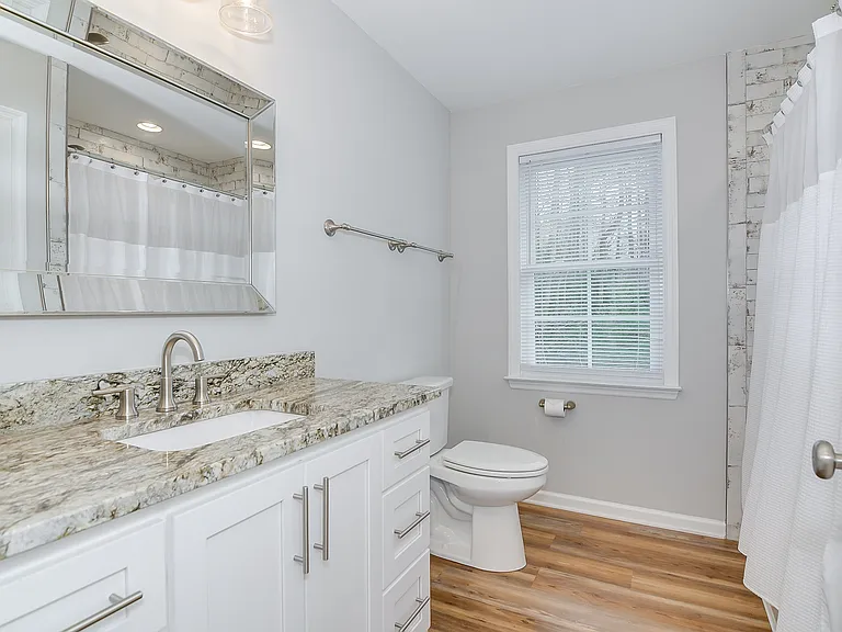 4117 Knollcrest Cir N — Photo 43