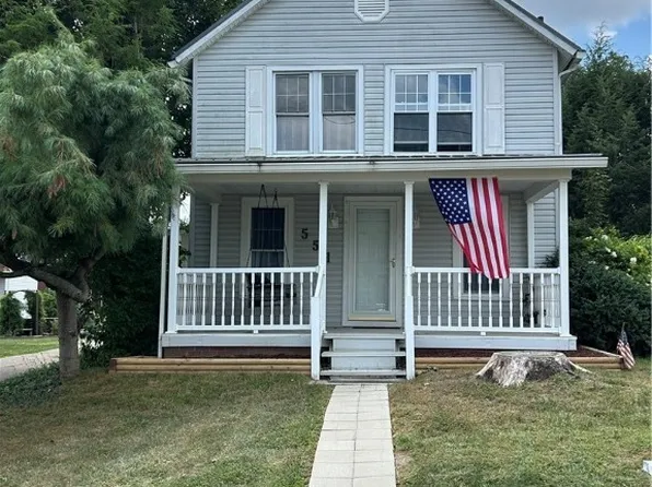 551 6th St NW, Carrollton, OH 44615