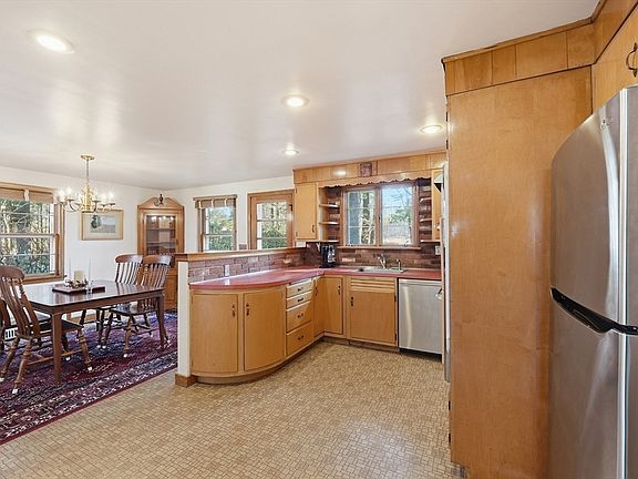 5th image of 7 Little Tree Ln