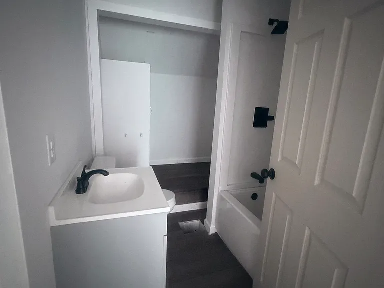 507 W Seneca St #2 — Photo 6