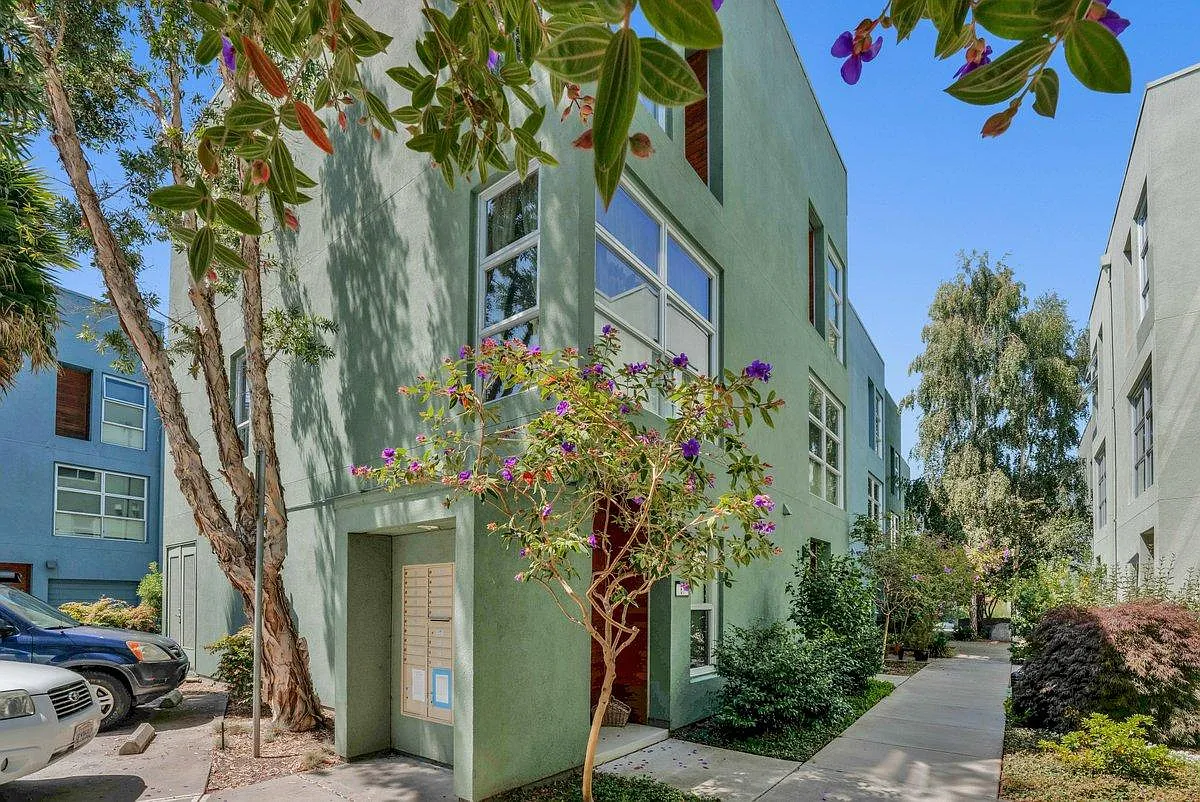 2 bed, 2.5 bath, 1303 sqft, $3,650 — Photo 1