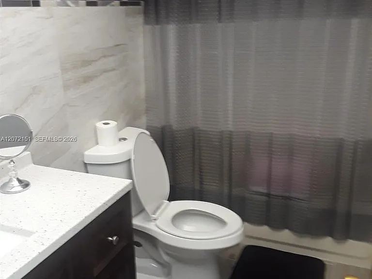 900 NE 12th Ave #302 — Photo 27