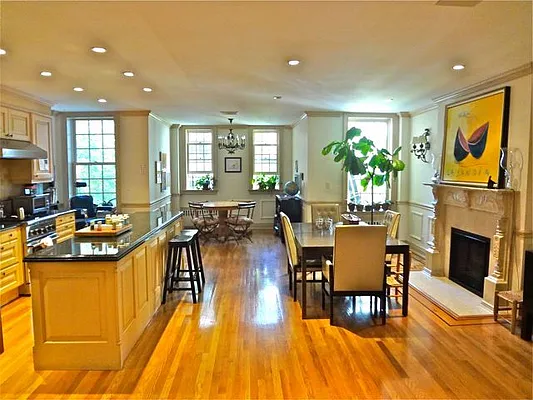 Rented by Level Group | media 2