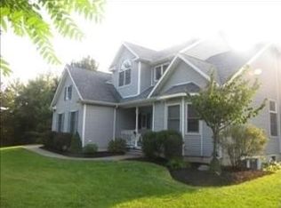 25 Barkit Kennel Rd, Pleasant Valley, NY 12569