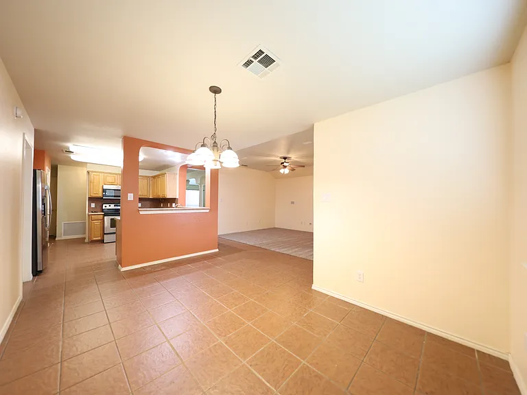 1804 Lobrecht Ct — Photo 6