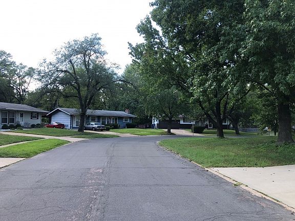 4th image of 875 Rogers Ln
