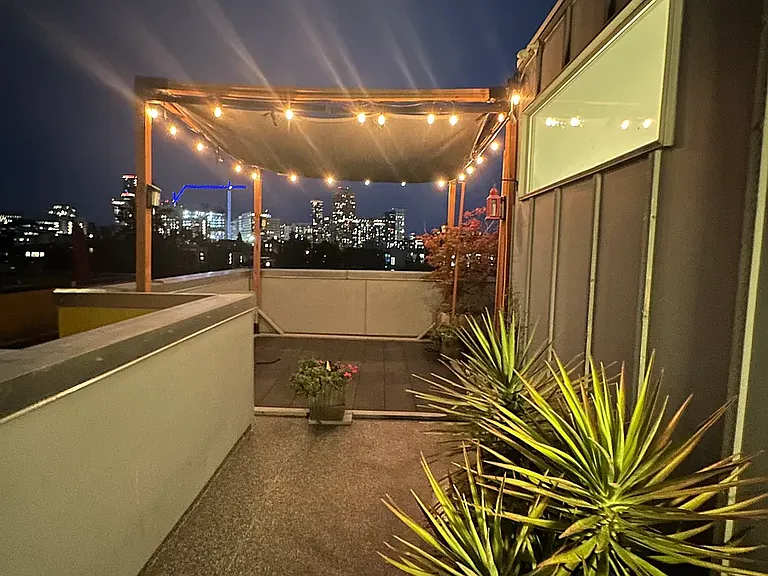 1406 E Spring St — Photo 4