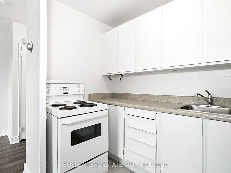 85 Lawton Blvd #403 — Photo 10