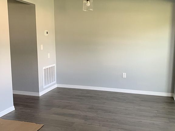 4th image of 11217 Roman St