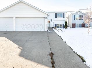 5054 10th Ave S, Fargo, ND 58103
