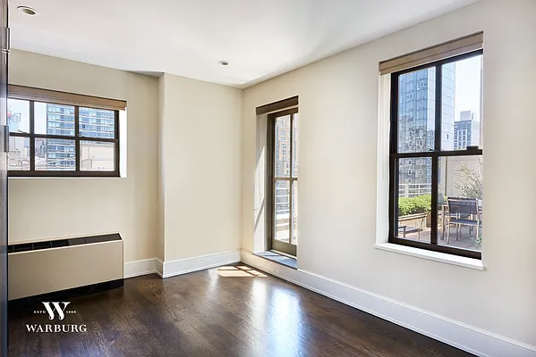 Rented by Warburg | media 21