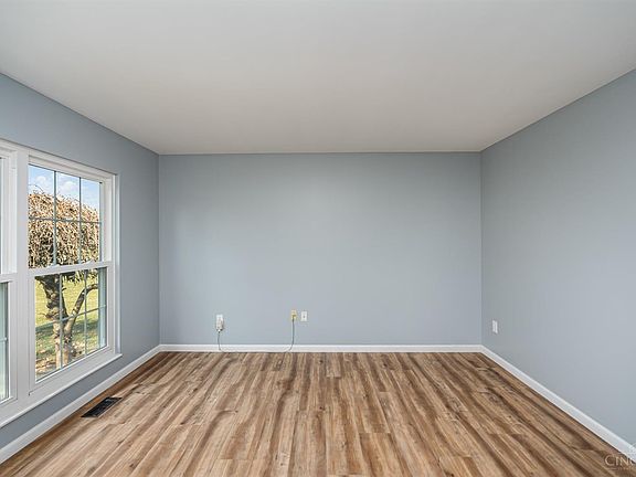 5th image of 3646 Springside Dr