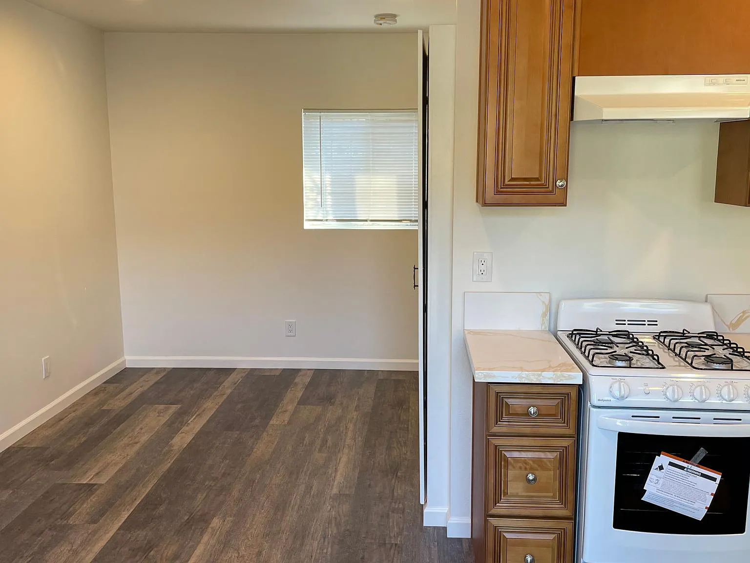 2504A E 15th St — Photo 3