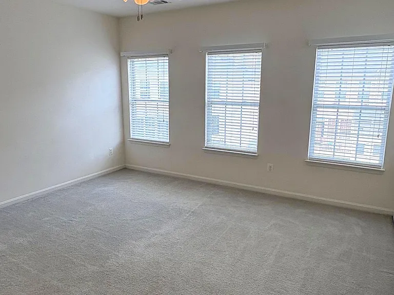 2664 Manhattan Pl #305 — Photo 14