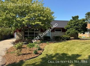 3339 N 97th Pl, Milwaukee, WI 53222