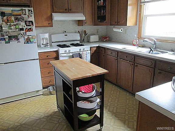 4th image of 504 Gould Ave