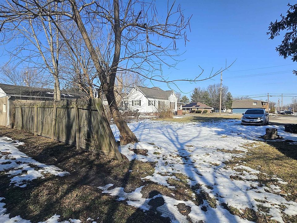 2nd image of 405 E Boulevard St