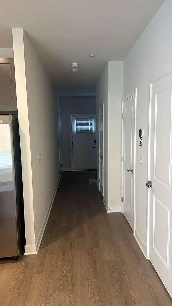 Building Photo - 1081 Mountain View Dr