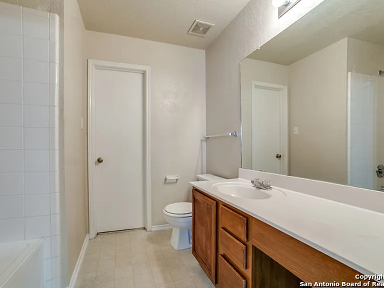 26 Moondance Hl — Photo 9