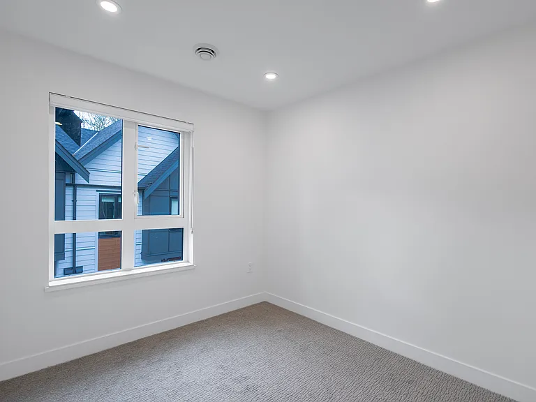 1959 165a St #9 — Photo 18