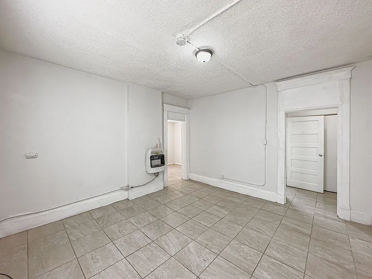 809 N Virginia St — Photo 11