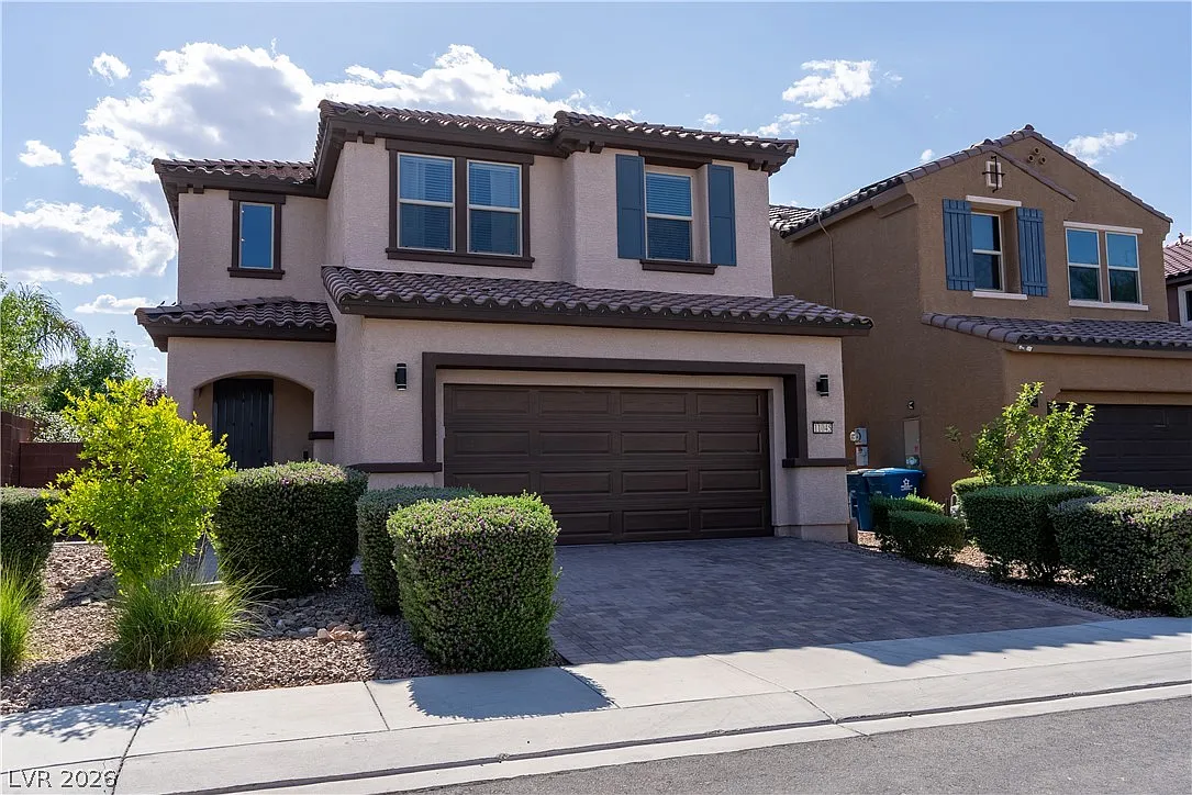 3 bed, 2.5 bath, 2046 sqft, $2,450 — Photo 2