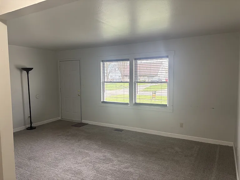 282 N Beverly Ave — Photo 8