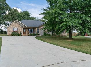 214 Clingstone Cir, Meridianville, AL 35759