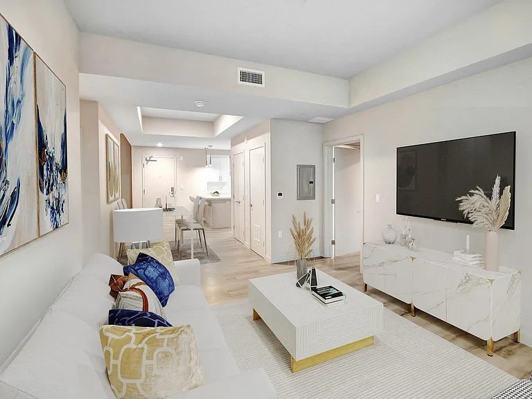 Zephyr Apartments — Photo 5