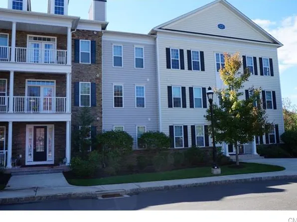 1 Rivington Way Unit 105, Danbury, CT 06810