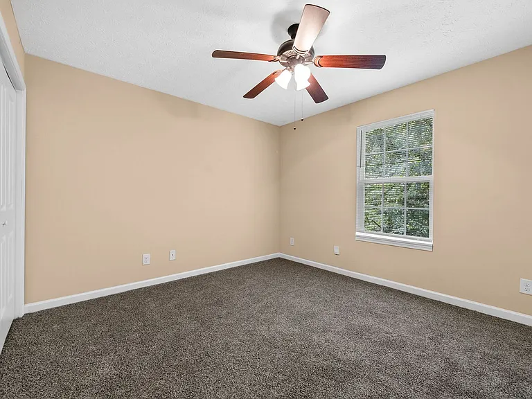 Mccormick Lane-2260 — Photo 19
