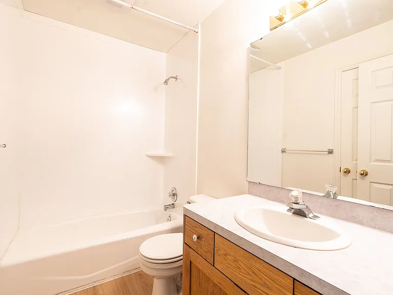 1007 N 525 W — Photo 21