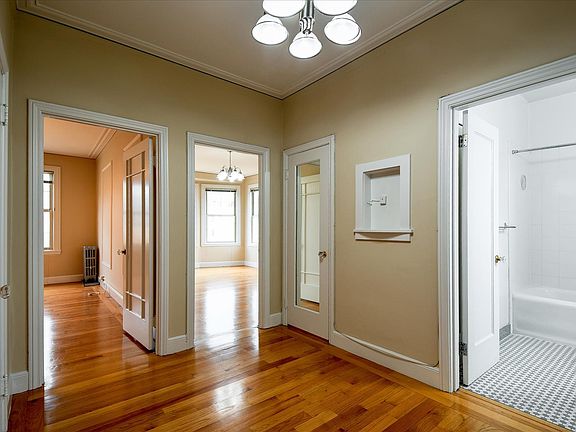 3rd image of 3350 Octavia St #11