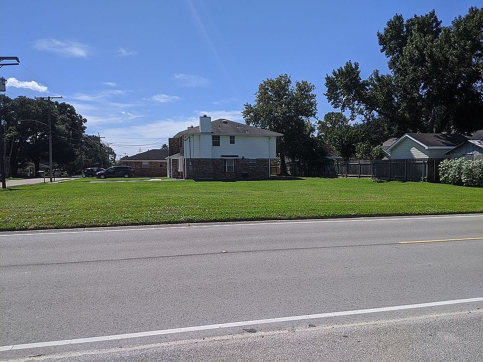 2nd image of 512 Aris Ave